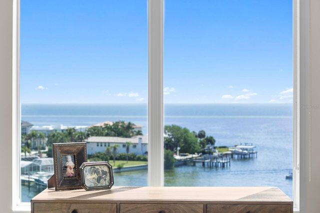 1325 SNELL ISLE BOULEVARD NE 709, St Petersburg, FL 33704