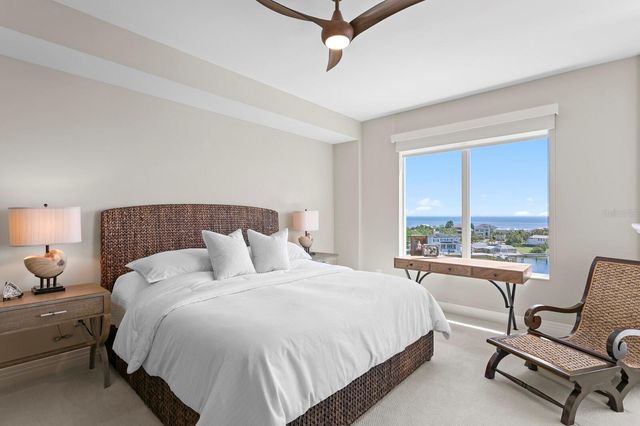 1325 SNELL ISLE BOULEVARD NE 709, St Petersburg, FL 33704