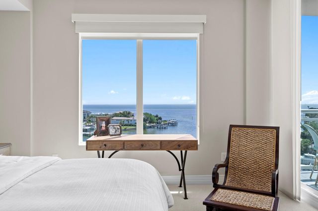 1325 SNELL ISLE BOULEVARD NE 709, St Petersburg, FL 33704