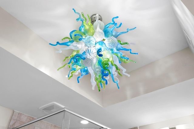 1325 SNELL ISLE BOULEVARD NE 709, St Petersburg, FL 33704