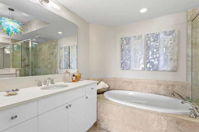 1325 SNELL ISLE BOULEVARD NE 709, St Petersburg, FL 33704