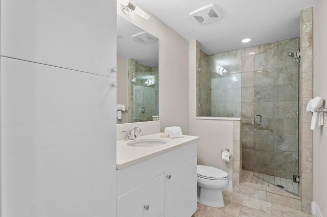 1325 SNELL ISLE BOULEVARD NE 709, St Petersburg, FL 33704