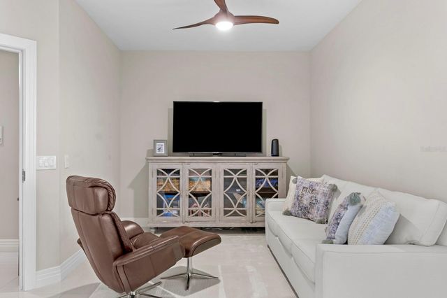 1325 SNELL ISLE BOULEVARD NE 709, St Petersburg, FL 33704