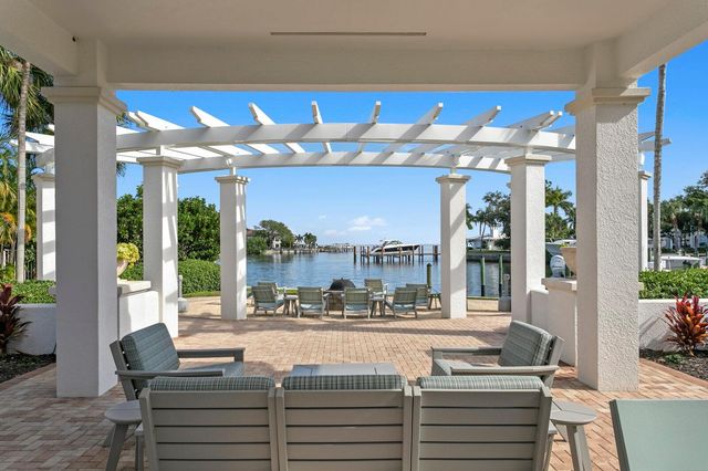 1325 SNELL ISLE BOULEVARD NE 709, St Petersburg, FL 33704