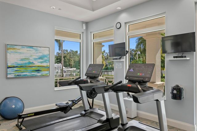 1325 SNELL ISLE BOULEVARD NE 709, St Petersburg, FL 33704