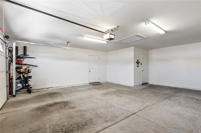 2464 N Ridge Avenue, Bullhead City, AZ 86429