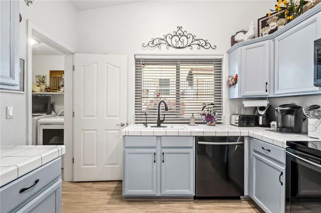 2464 N Ridge Avenue, Bullhead City, AZ 86429