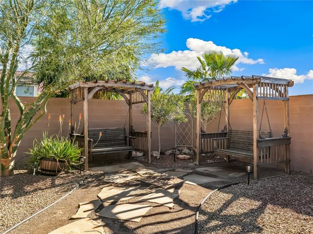 2464 N Ridge Avenue, Bullhead City, AZ 86429