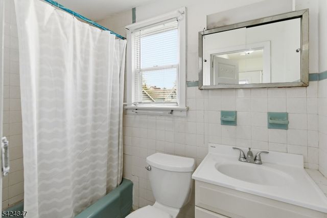 129 Duer St, North Plainfield Boro, NJ 07060