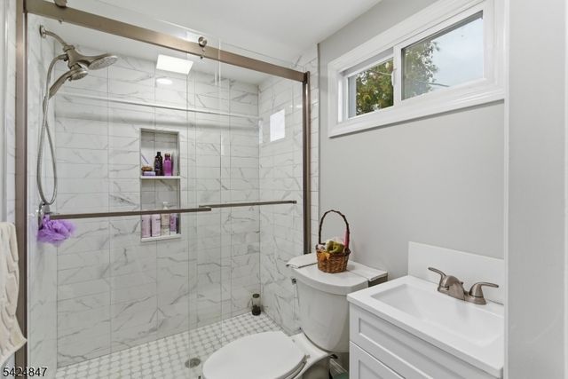 129 Duer St, North Plainfield Boro, NJ 07060