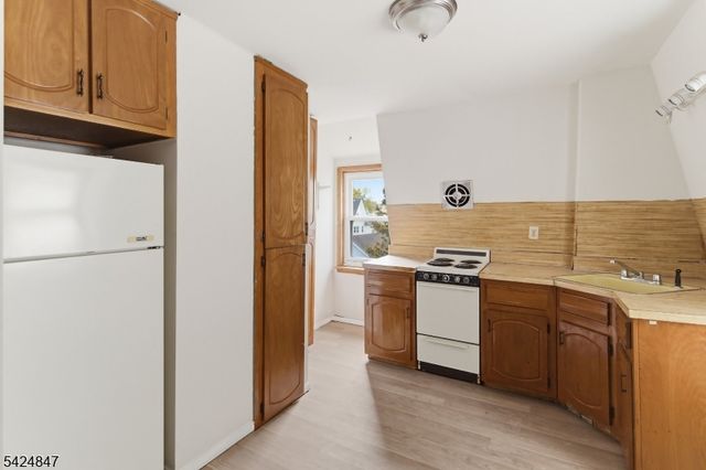 129 Duer St, North Plainfield Boro, NJ 07060