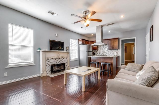 617 Haines Avenue A & B, Dallas, TX 75208