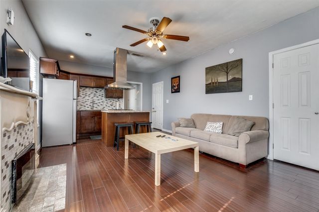 617 Haines Avenue A & B, Dallas, TX 75208