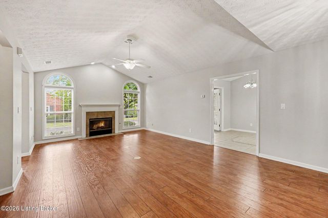 13600 Bronte Dr, Louisville, KY 40299