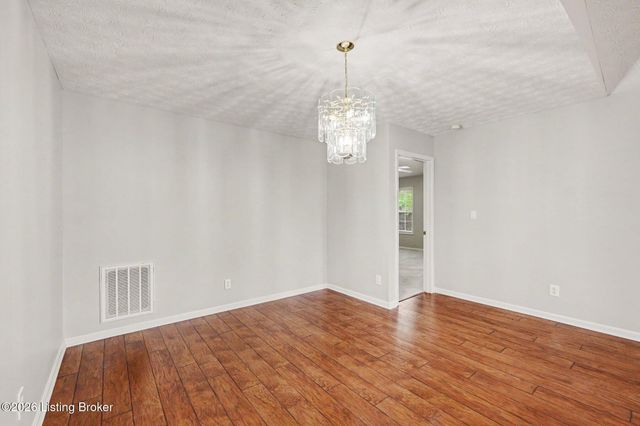 13600 Bronte Dr, Louisville, KY 40299