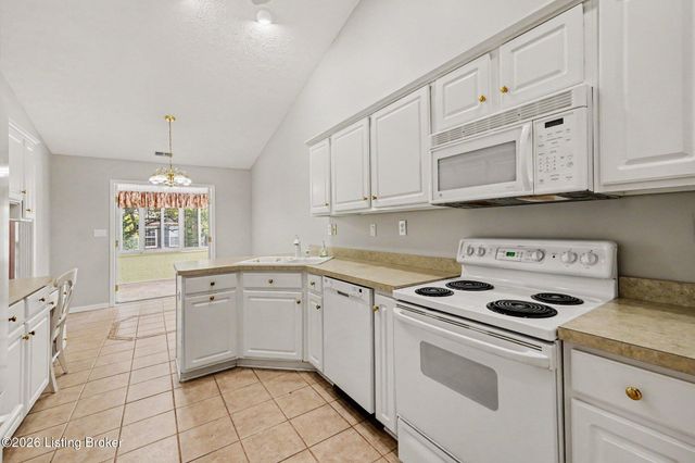 13600 Bronte Dr, Louisville, KY 40299