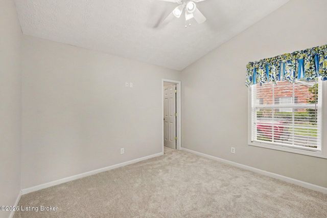 13600 Bronte Dr, Louisville, KY 40299