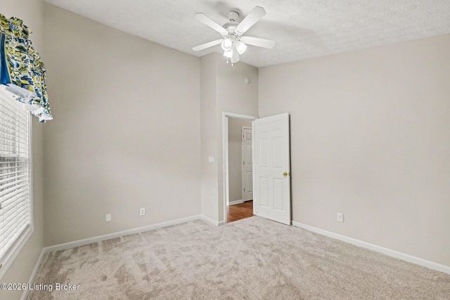 13600 Bronte Dr, Louisville, KY 40299