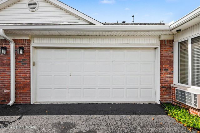 13600 Bronte Dr, Louisville, KY 40299