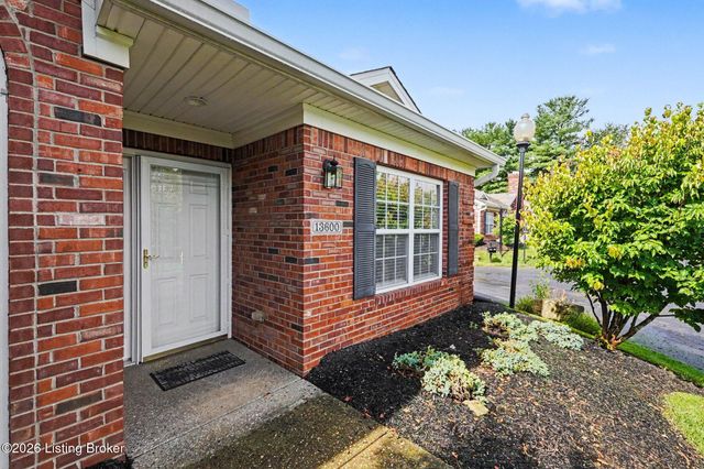 13600 Bronte Dr, Louisville, KY 40299
