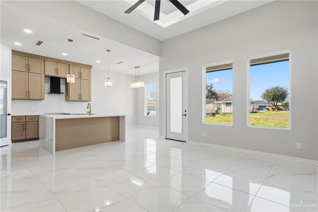 421 Serg Loop, Alamo, TX 78516