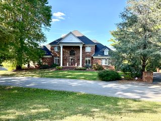 14 Windy Hills Drive, Somerset, KY 42501