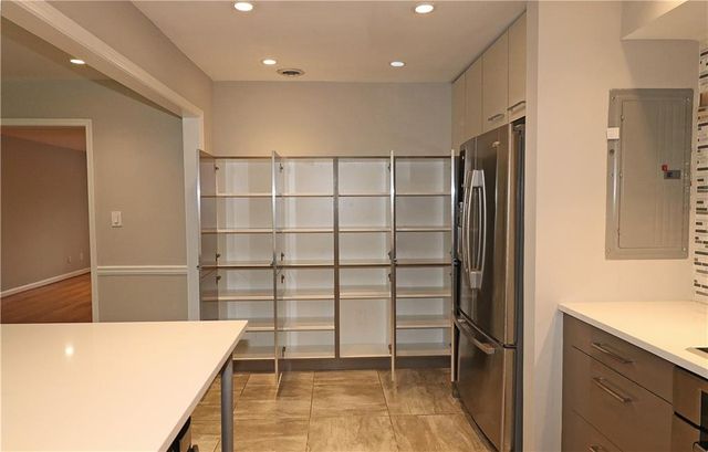 40 GLENALD NW Way, Atlanta, GA 30327