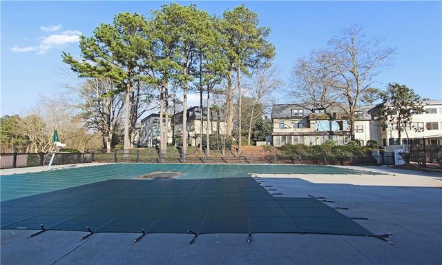 40 GLENALD NW Way, Atlanta, GA 30327