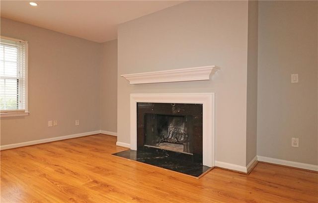 40 GLENALD NW Way, Atlanta, GA 30327