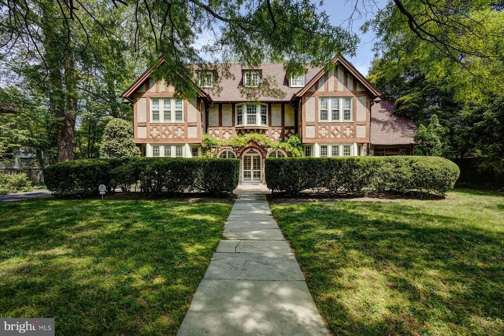 8031 SEMINOLE STREET, Philadelphia, PA 19118