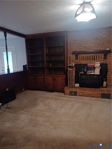 4601` BLACK OAK Rd, Chester, VA 23237