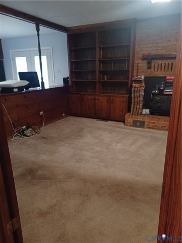 4601` BLACK OAK Rd, Chester, VA 23237