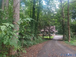 4601` BLACK OAK Rd, Chester, VA 23237