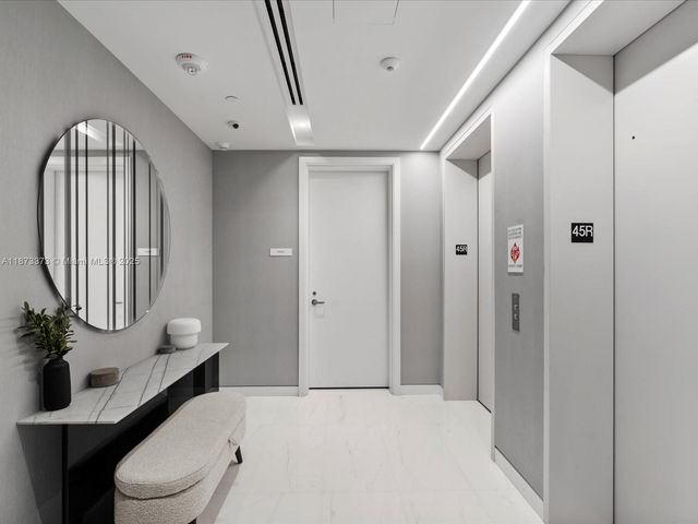 300 Biscayne Boulevard Way 4502E, Miami, FL 33131