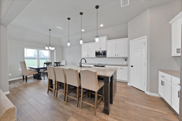 7440 Briar Road, Azle, TX 76020