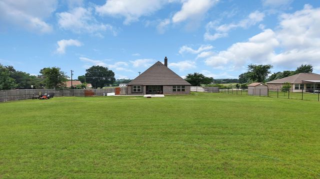 7440 Briar Road, Azle, TX 76020