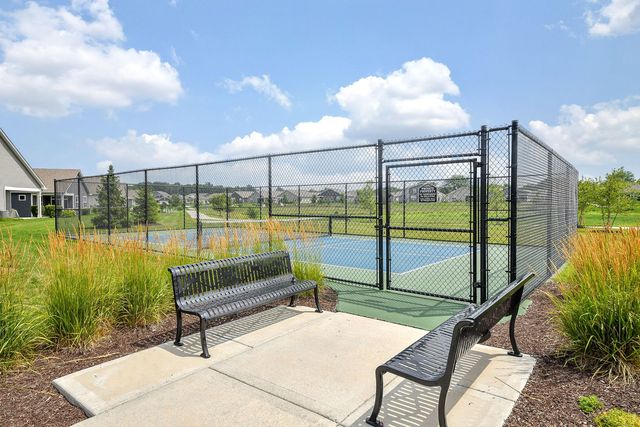 243 Sussex Lane, North Aurora, IL 60542