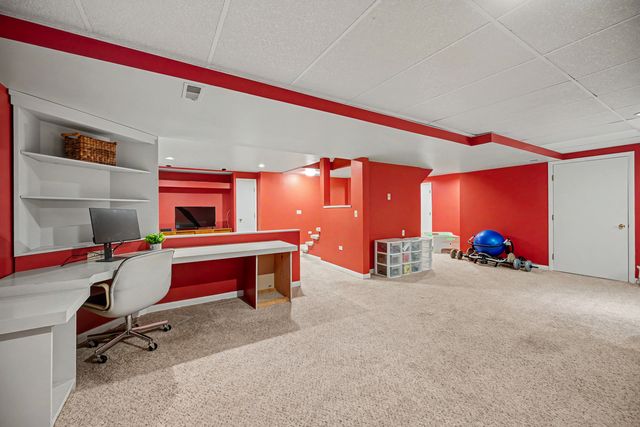 2012 Somerset Lane, Wheaton, IL 60189