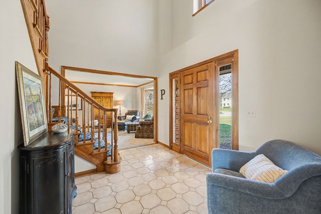 2012 Somerset Lane, Wheaton, IL 60189