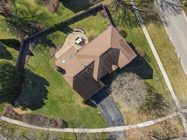 2012 Somerset Lane, Wheaton, IL 60189