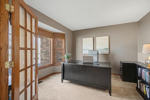 2012 Somerset Lane, Wheaton, IL 60189