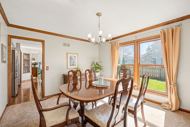 2012 Somerset Lane, Wheaton, IL 60189