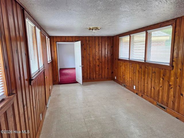 1609 Sauls Street SW, Wilson, NC 27893