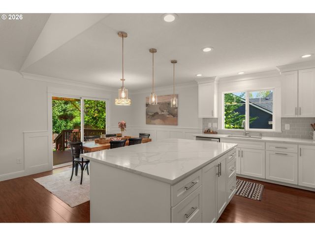 16442 WAYNE Dr, Oregon City, OR 97045