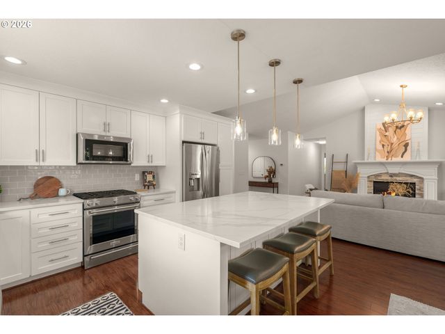 16442 WAYNE Dr, Oregon City, OR 97045