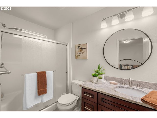 16442 WAYNE Dr, Oregon City, OR 97045