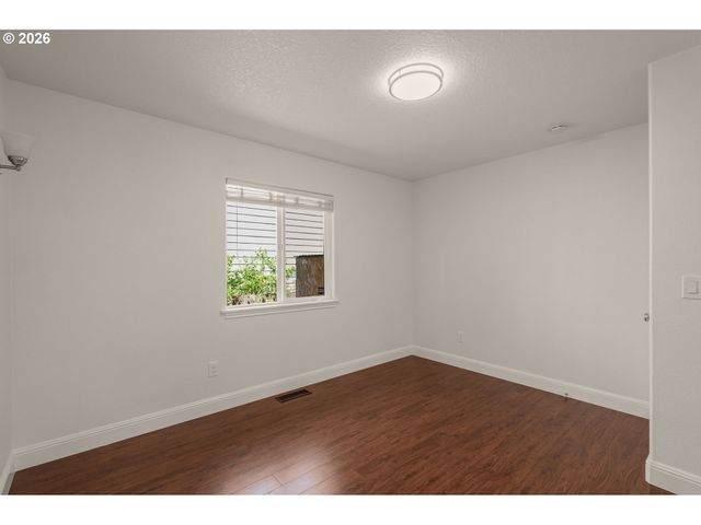 16442 WAYNE Dr, Oregon City, OR 97045
