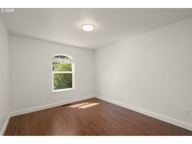 16442 WAYNE Dr, Oregon City, OR 97045