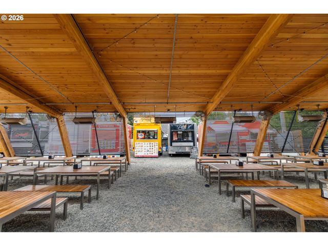 16442 WAYNE Dr, Oregon City, OR 97045
