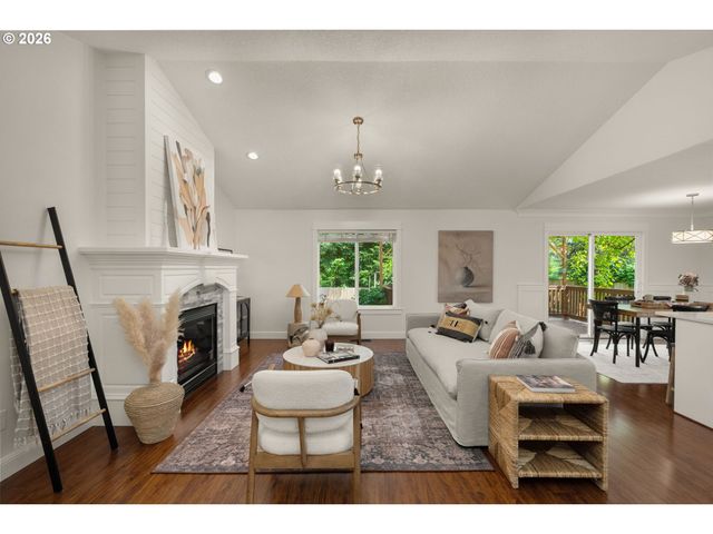16442 WAYNE Dr, Oregon City, OR 97045